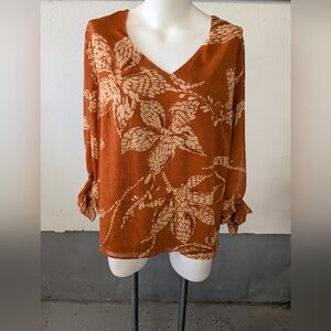 Vince Camuto Terracotta With Gold Thread Floral V-Neck Blouse 1X